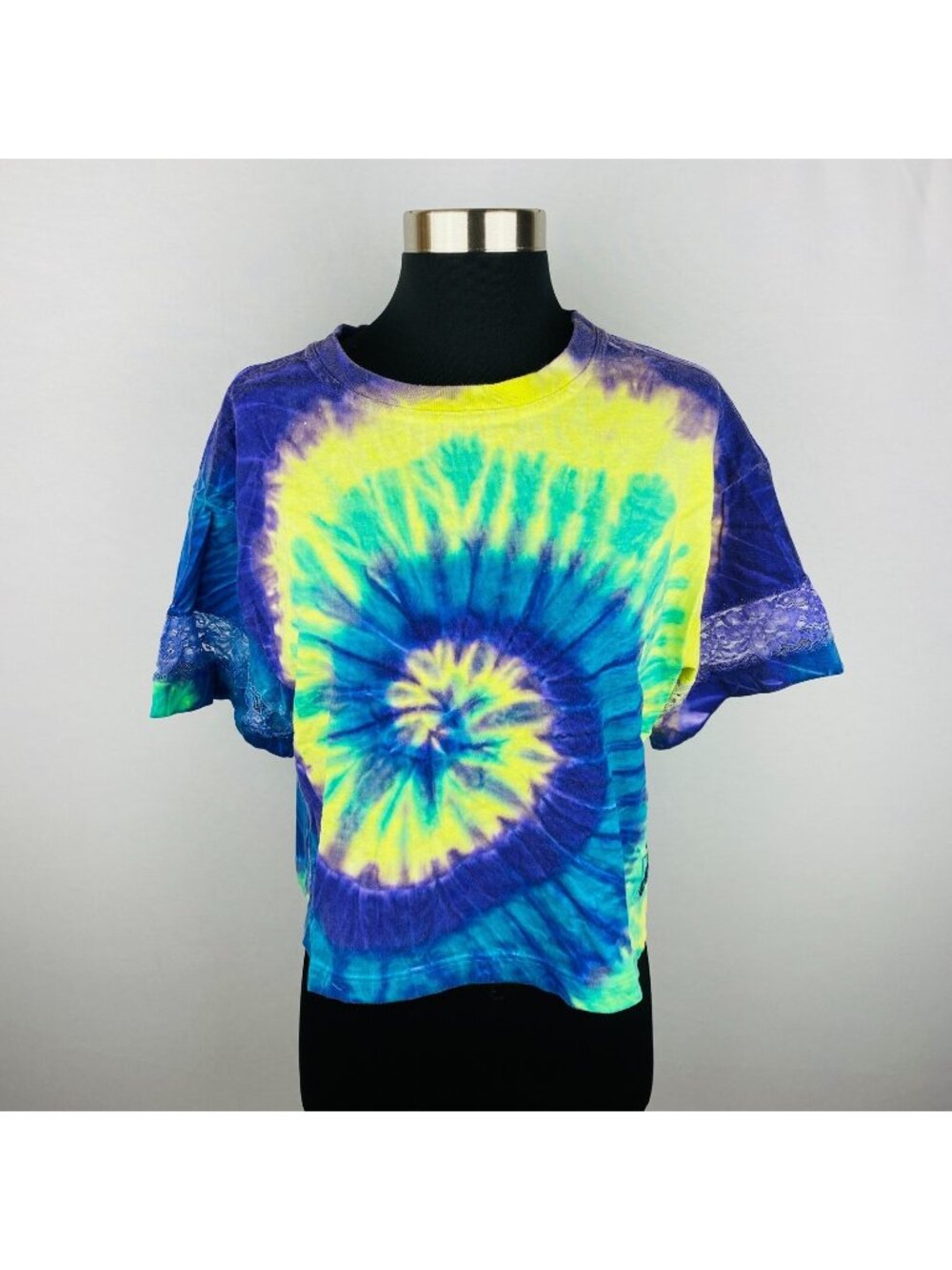 A&M Sportswear One Size Fits Most Tie Dye Lace Accent Short Sleeves T-Shirt